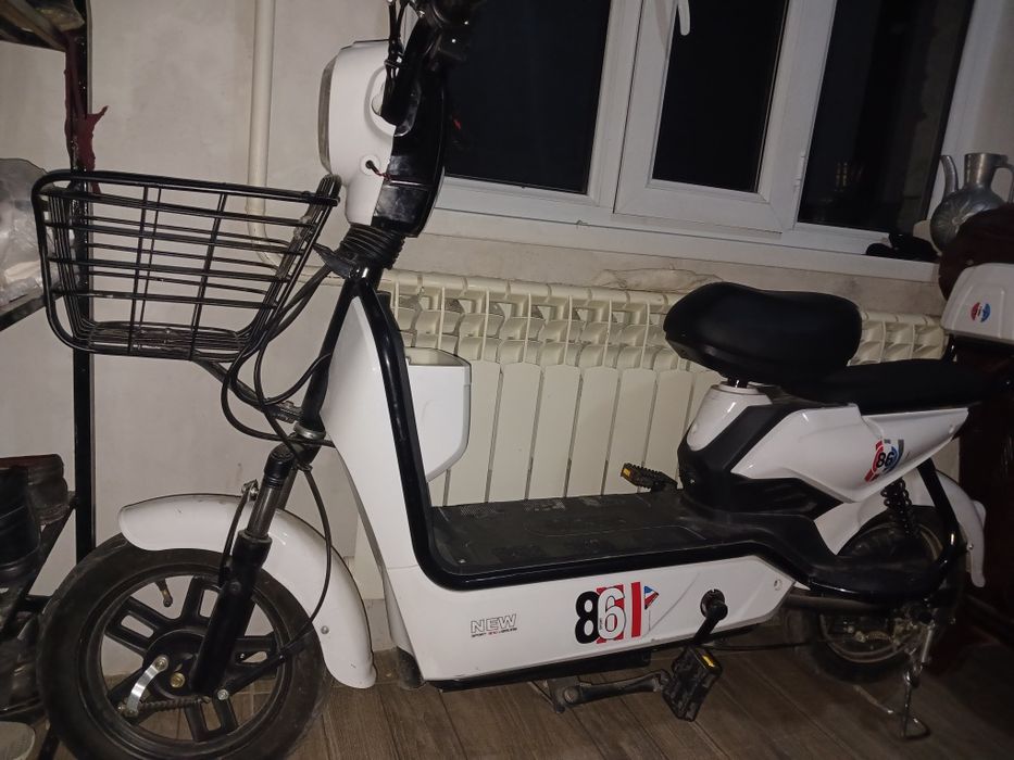 Скутер почти новый