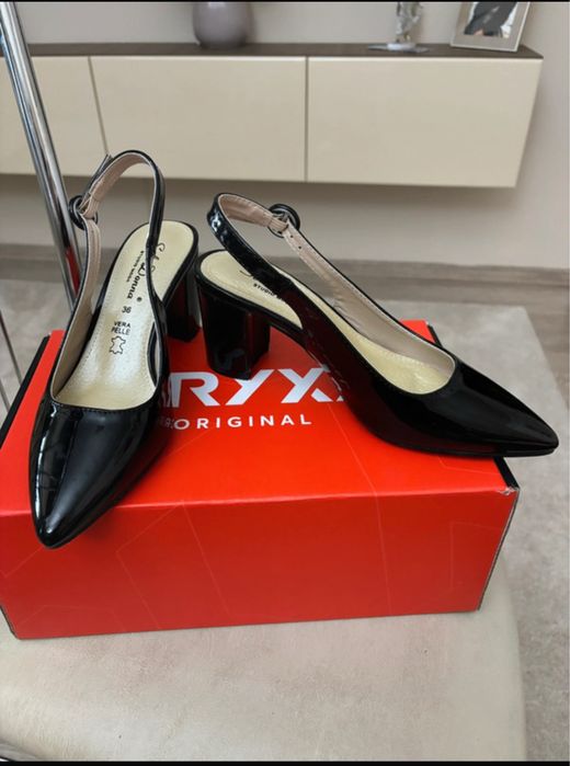 Pantofi din piele naturală lăcuită - Solo Dona