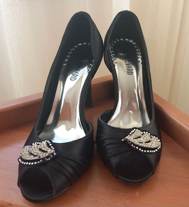 Елегантни сандали