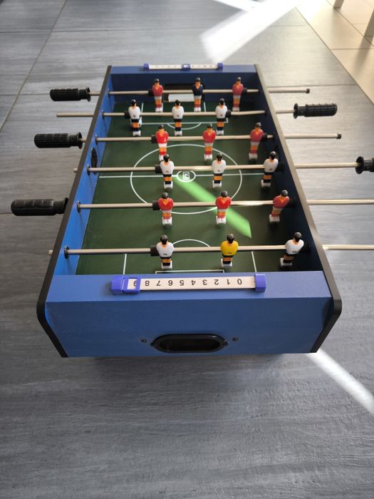 Vand masa de fotbal cu 18 jucatori