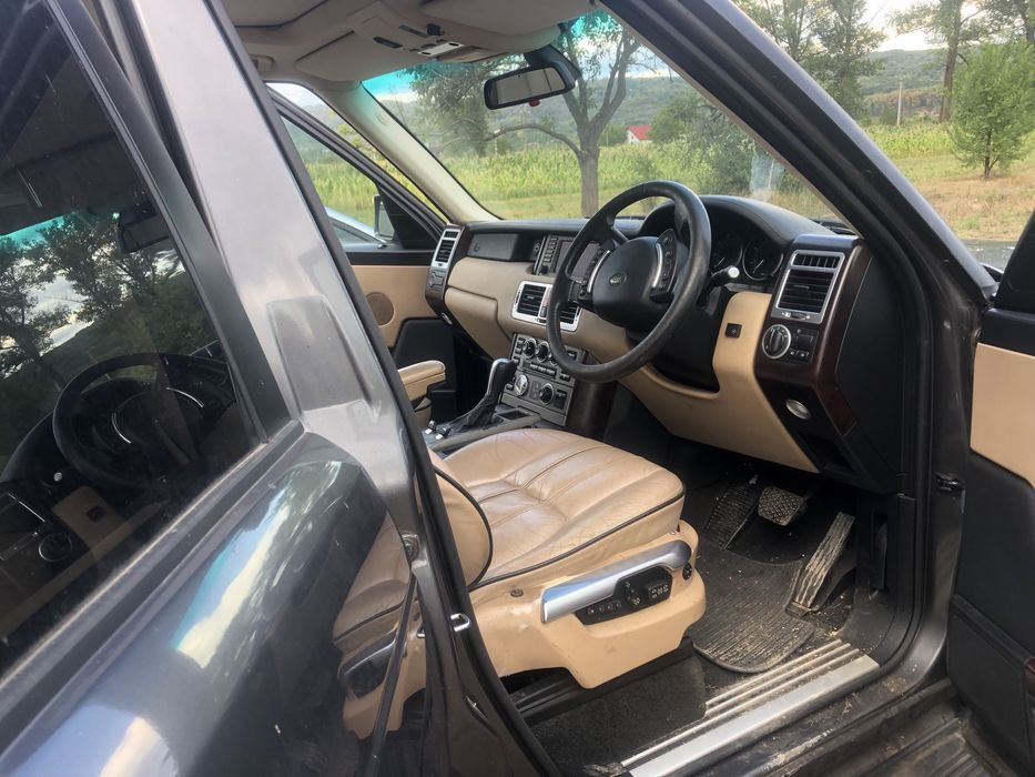 Vind sau dezmembrez Land Rover