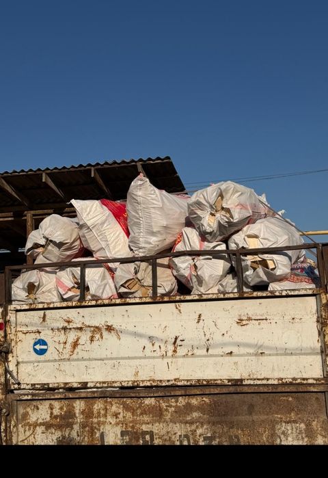 Сухие дрова в мешках