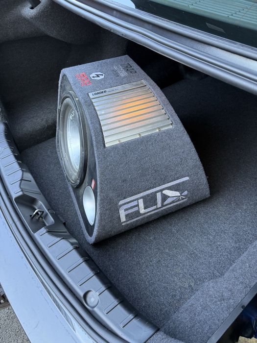 Vand subwoofer auto