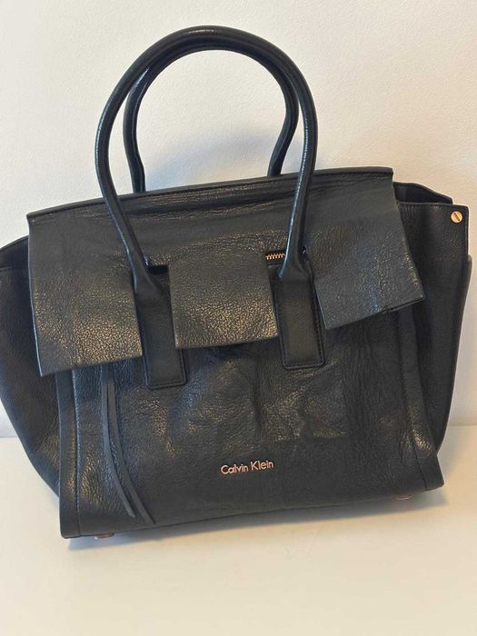 Geantă din piele Calvin Klein – stare impecabilă