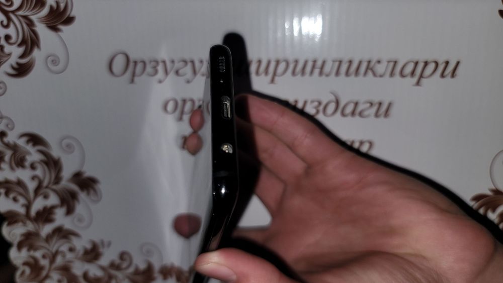 Samsung S8 sotiladi 64/4 narxi 250ming yaxshilab oʻqing