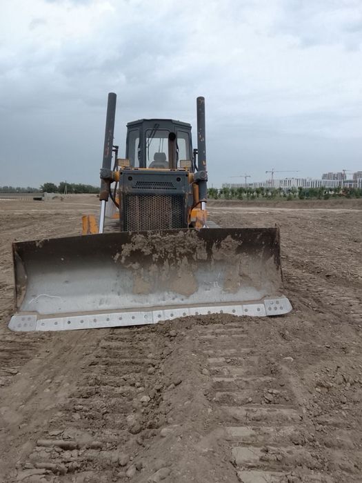 Buldozer Xcmg 16 sotiladi