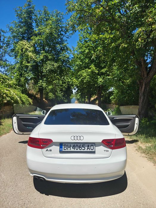 Vând Audi A5 coupe