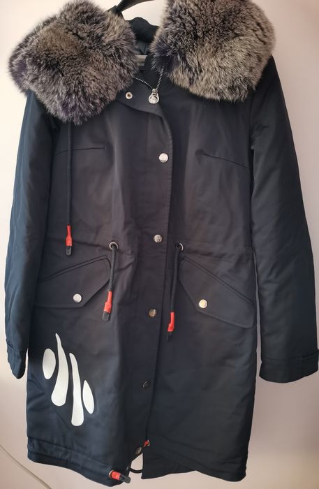 Чисто нова висок клас парка Off-White
