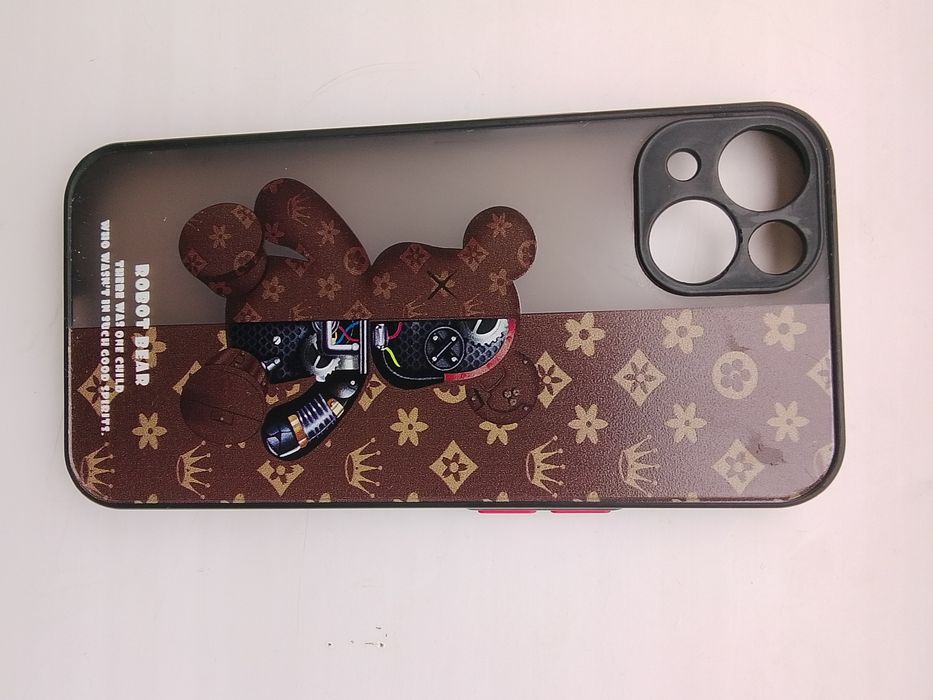 Продам чехлы на 13 айфон