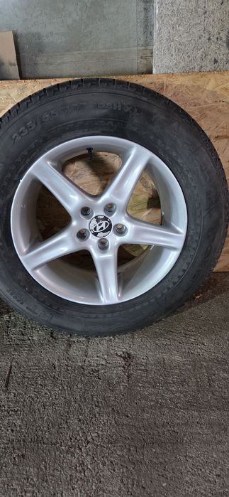 ХЮНДАЙ Джанти със гуми 235/65/17. 7,5J×17. ET35  5×115