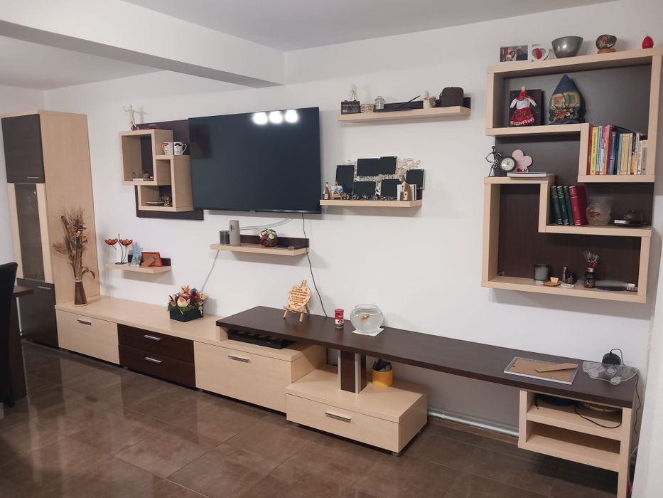 Mobila de sufragerie aproape noua! 2600 lei lei