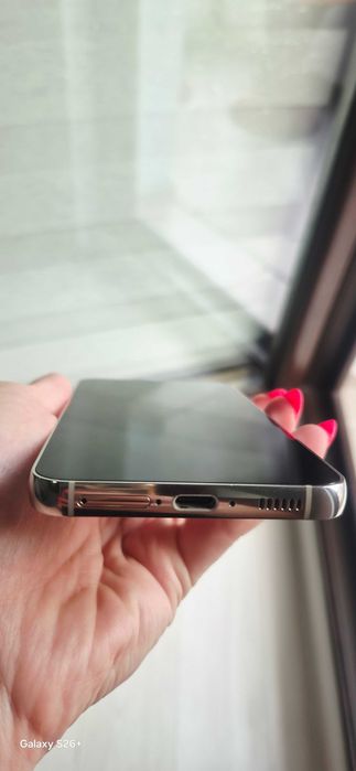 Samsung Galaxy S23 с 5 кейса подарък и висулка за ръка