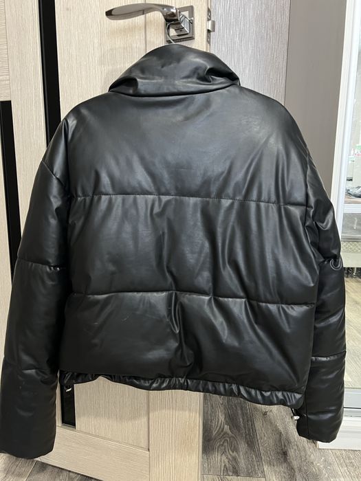 Продаю женскую куртку