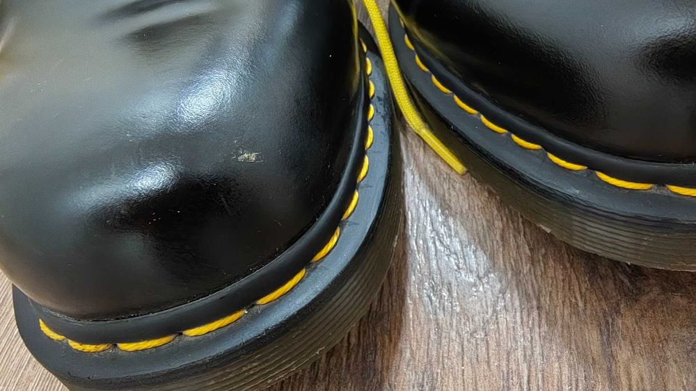Обувки Dr. Martens ниски с жълти шевове, почти нови, размер 50/51