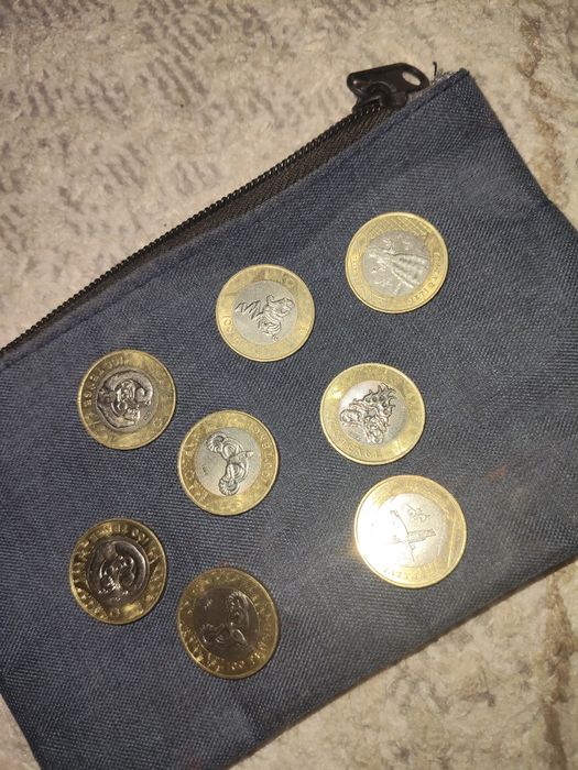 Продам 200,100 монеты е