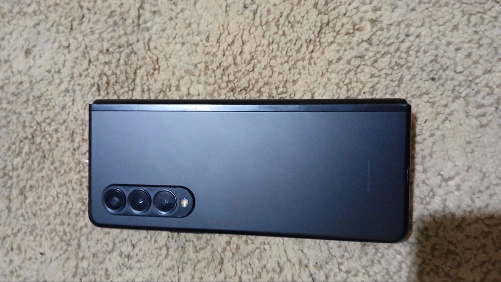 Samsung Galaxy z fold 3 256