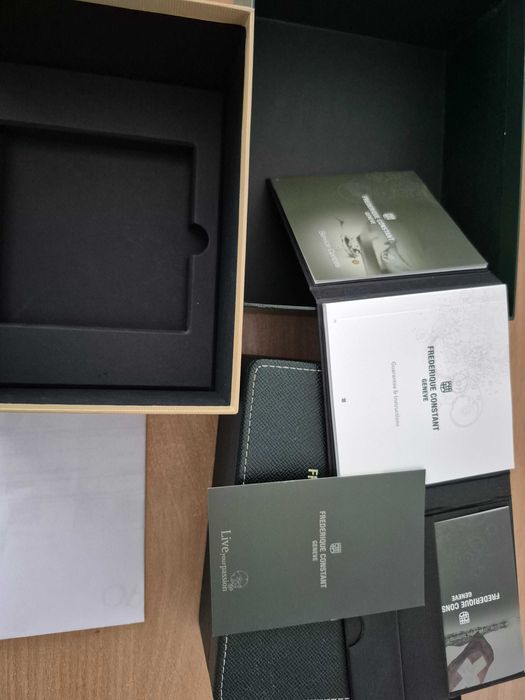 Мъжки часовник Frederique Constant Classics FC-303NN5B6B