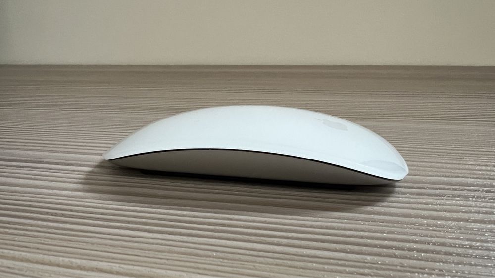 Macbook Pro 13 (2014) + Magic Mouse 2 + два кейса