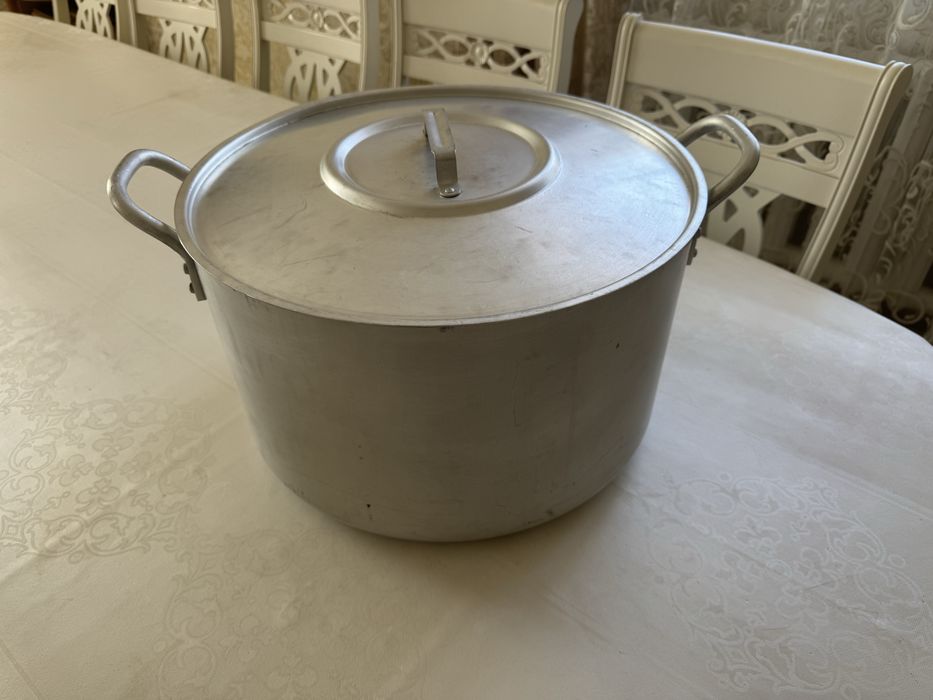 Продам кострюлю новую 40 литров