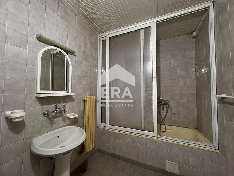 Тристаен апартамент в кв.,,Младежки хълм,,