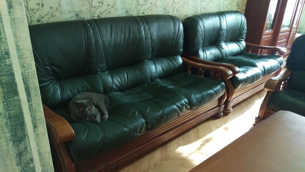 Комплект масивни даван тройка, диван двойка, фотьойл и маса