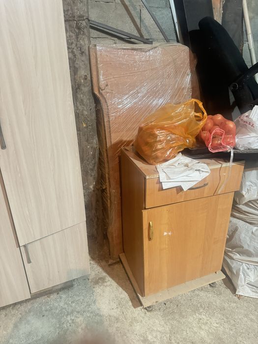 Қолданылған Уголок. диван  және төсек