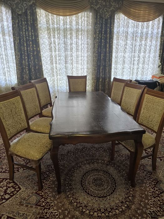 Стол ва  Саккиз та  Стул .