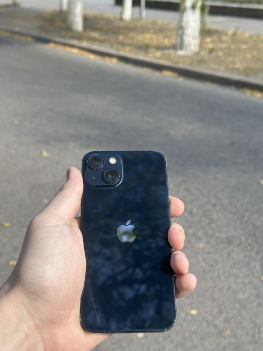 Продам Iphone 13