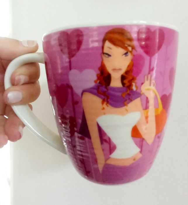 Колаж Монстърхай Дисни принцеси органайзер Виолета Фотьойл Куче Мопс