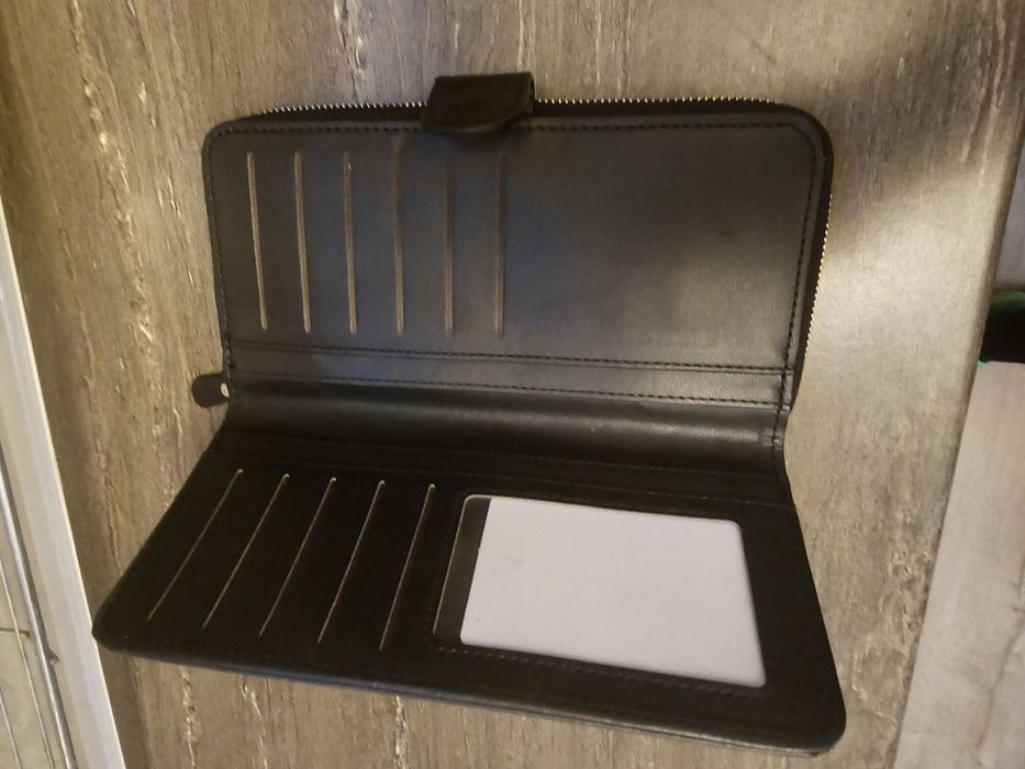 Ново дамско портмоне