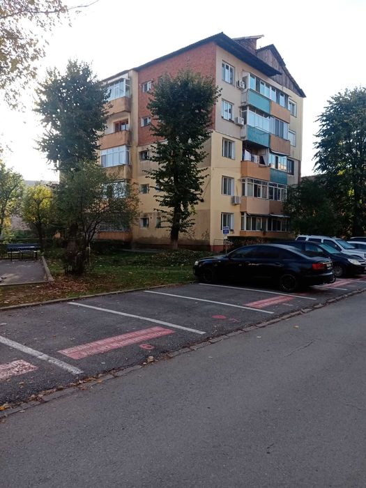 Targu Jiu Debarcader Strada Brandusei 2 semidecomandate 80000 euro