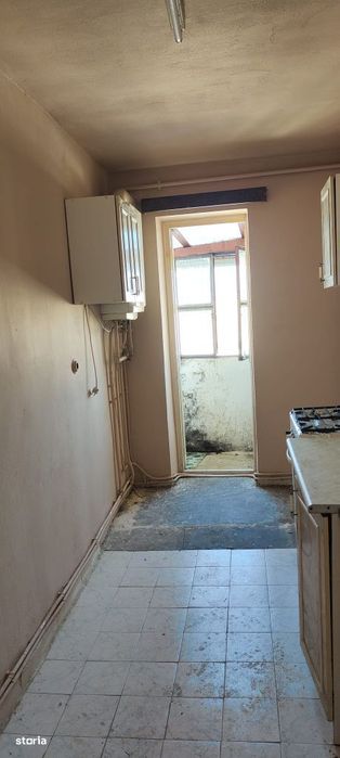 2 camere imobil reabilitat langa parking Mehedinti — fotografia 1