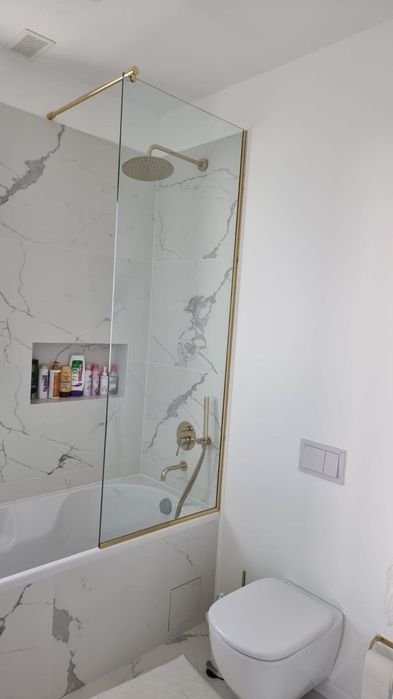 Душевые кабины на заказ из закалённого стекла