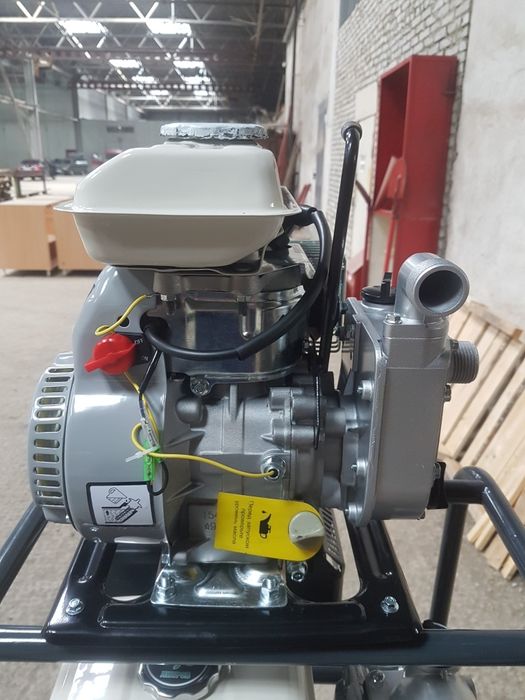 Мотопомпа, насос бензиновый,водокачка.