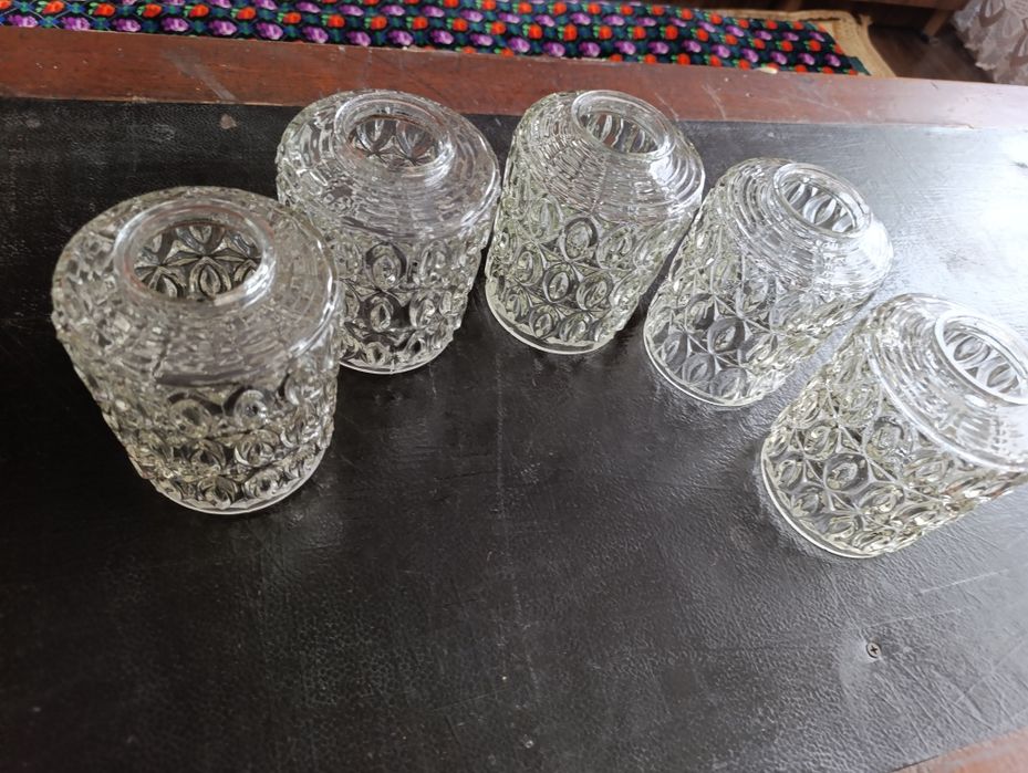 Продам не дорого плафоны от люстры чистый хрусталь