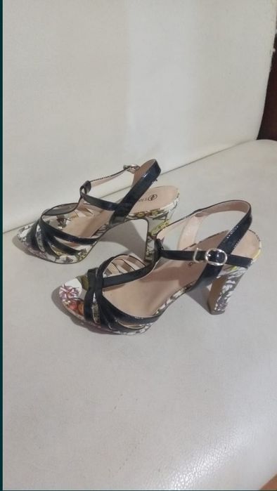 Продам босоножки! 1000 тенге!