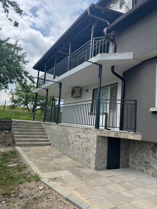 Продава се Къща в с. Драговищица, Област София-област - 383 кв.м за 940 €/кв.м - Снимка #12