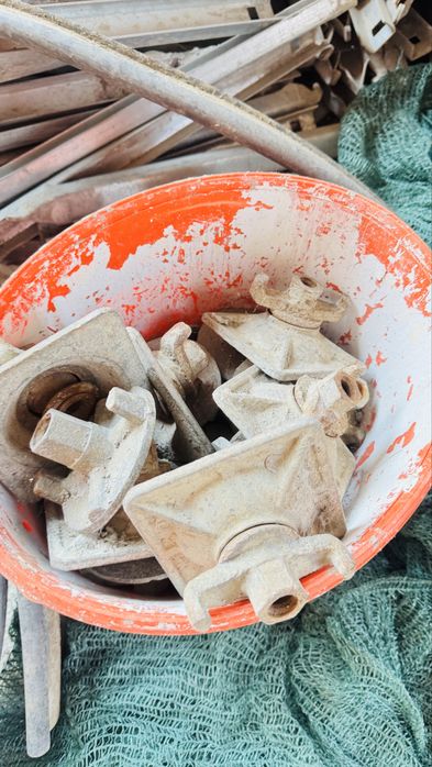 Montanti , piulite , tija filetata , cofrat