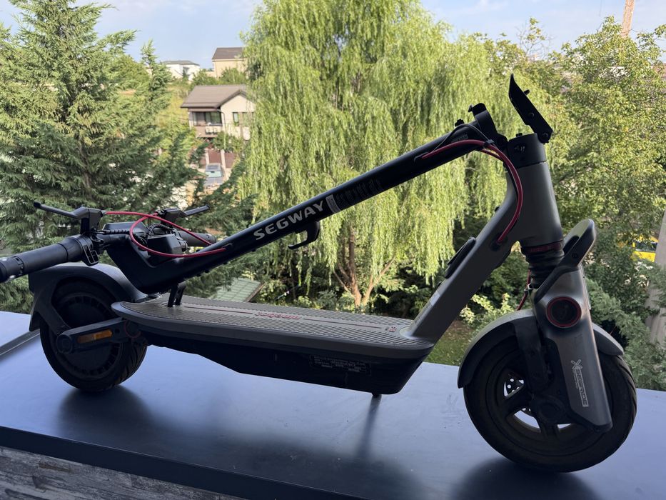 Trotineta electrica Segway Ninebot F3 Pro - impecabila garantie