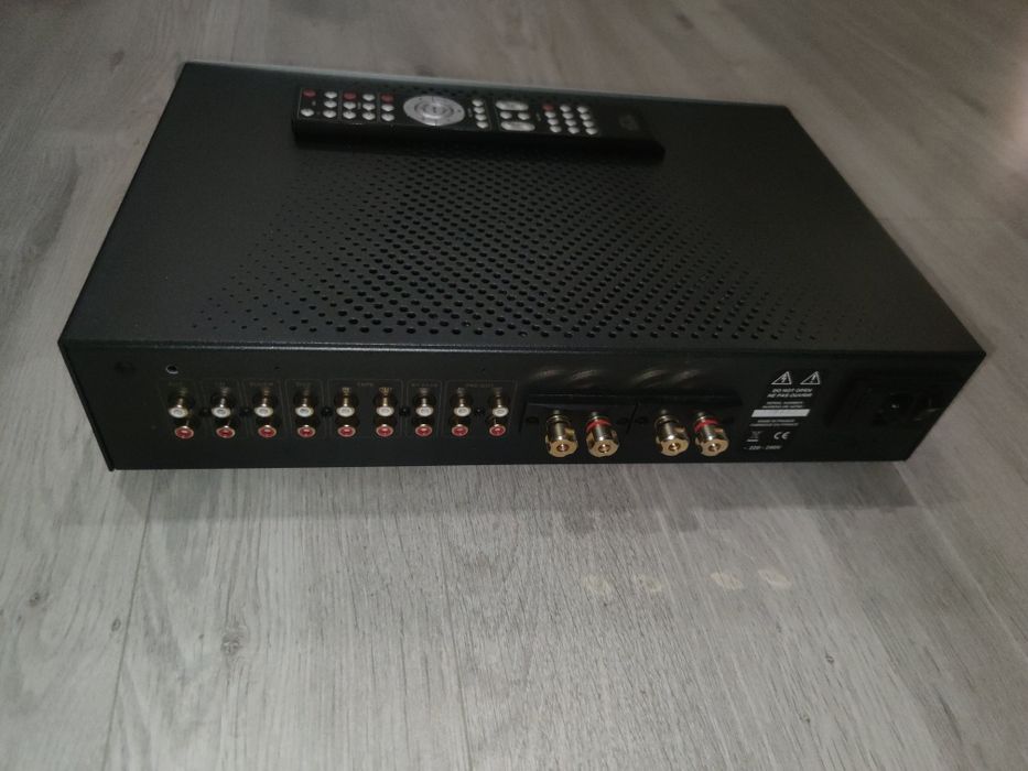 Amplificator Atoll IN100 High-End Dual-Mono 2x100W + Telecomandă / Franta