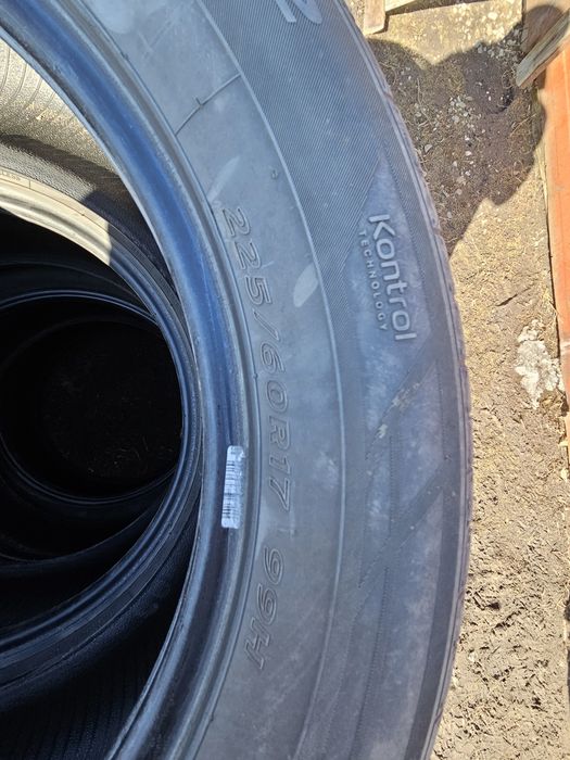 Продам шины hankook 225 /60 /R17.  2 балона