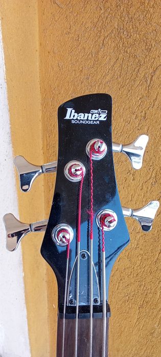 Електрическа бас китара за лява ръка