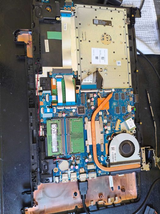 Ноутбук (разбитый)