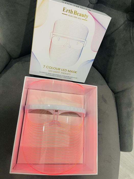 Нова LED маска със 7 цвята Erth Beauty