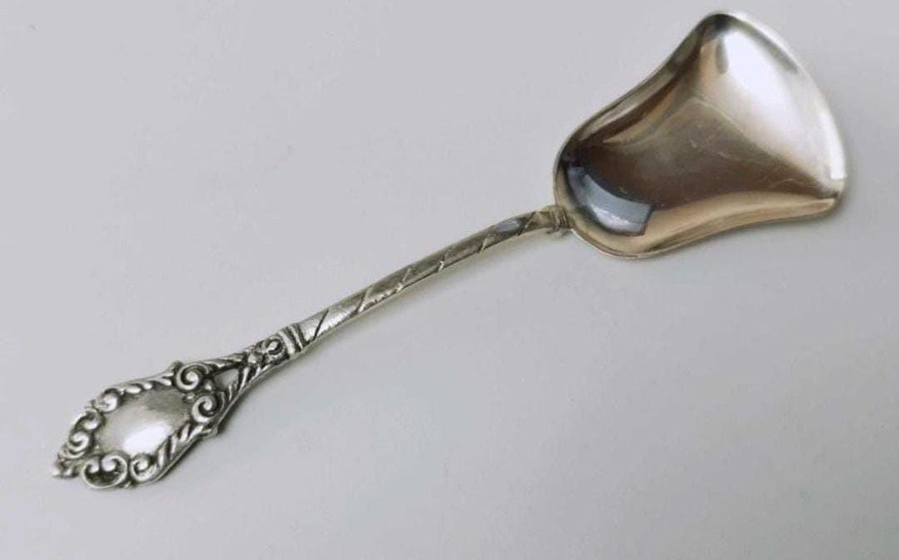 Lingurita argint 800, model floral , Germania, pentru zahar