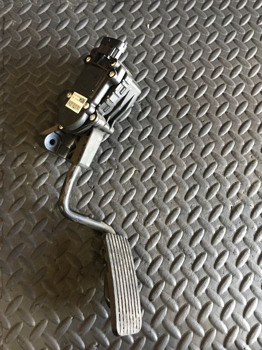 Педал за газ за KIA Ceed 1.6 CRDi (2007–2012) Hella 070615K0171