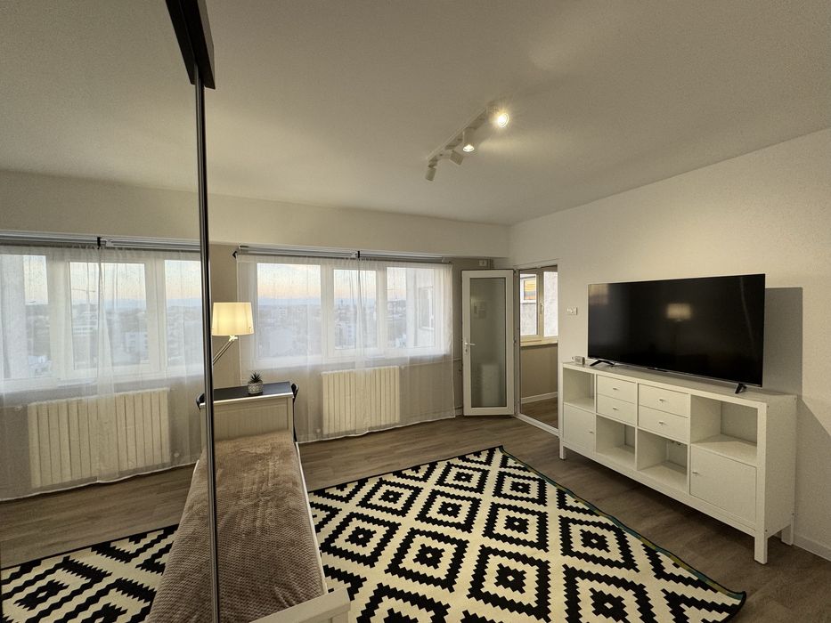 Închiriez garsoniera centru