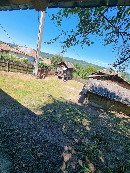 Vând casă + teren la pret de garsonieră