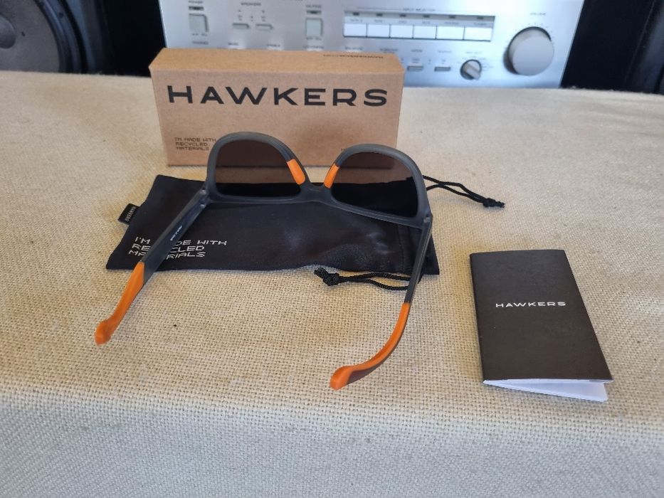 Ochelari de soare Hawkers. Noi.