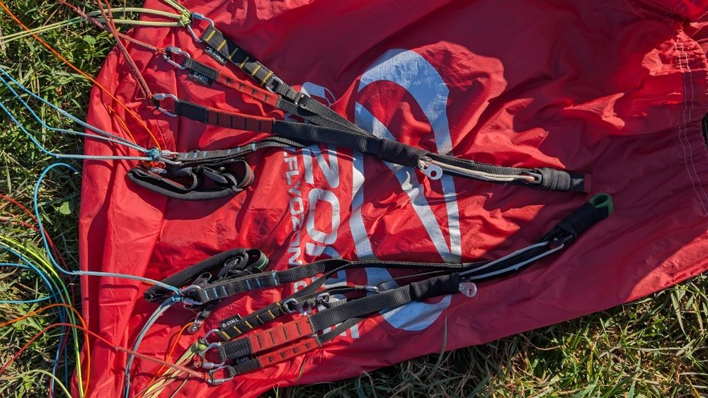 Парапланер , сбруя и запасен за начинаещи 100-130 кг